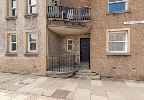 Exterior detail - Canongate [357] is a Cosy apartment at the foot of the Royal Mile opposite Holyrood Palace (Edinburgh)