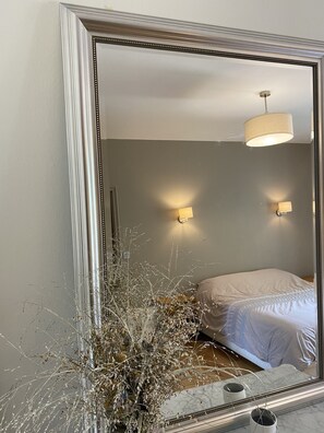 5 Schlafzimmer, Bügeleisen/Bügelbrett, kostenloses WLAN, Bettwäsche