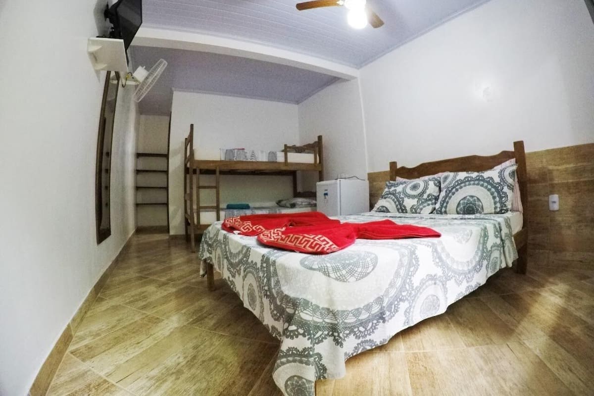 Minibar y ropa de cama