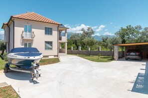 Exterior - Full Privacy 3BD Villa w/ Outdoor Pool and Garden (Đuraševići)