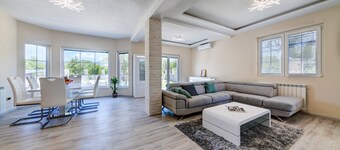 Full Privacy 3BD Villa w/ Outdoor Pool and Garden