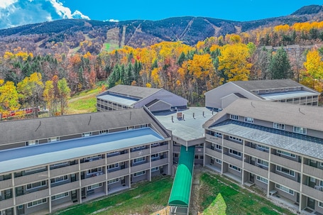 Exterior. Ski-in/out 2-story condo with balcony, on-site indoor pool, hot tub, sauna, W/D