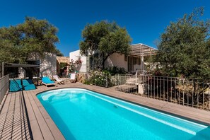 A heated pool - La Maison des Oliviers - Belle maison familiale avec Piscine (Occhiatana)