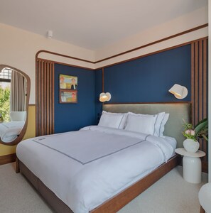 Tom Room