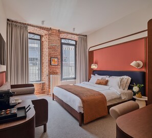 Sent Antuan Room With Balcony | 1 Schlafzimmer, italienische Bettbezüge von Frette