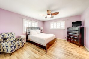 3 bedrooms, iron/ironing board, WiFi, bed sheets