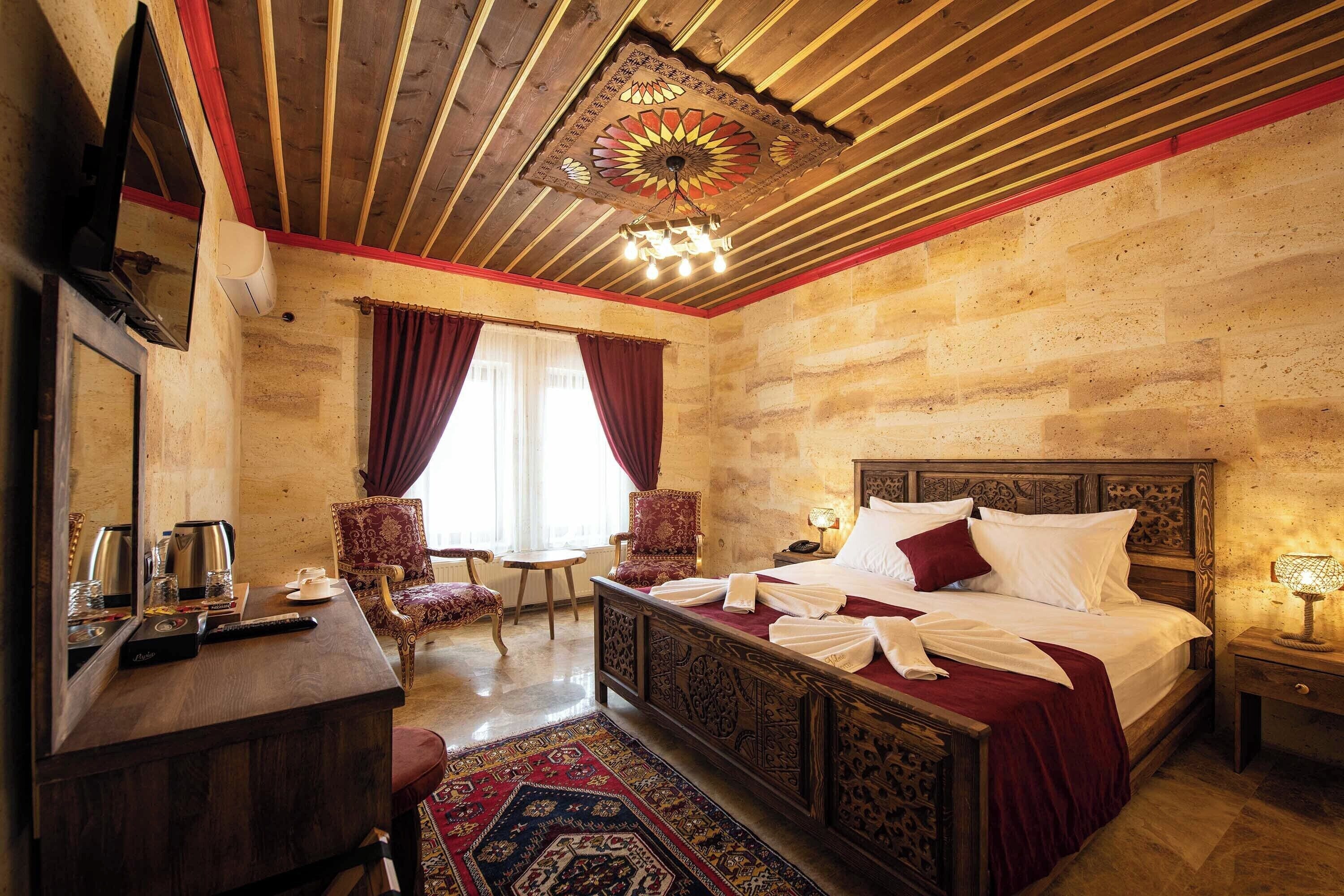 deluxe double room | premium bedding, minibar, in-room safe, individually decorated