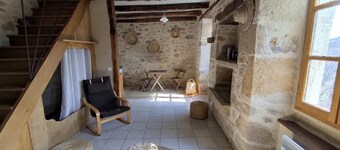 Charming cottage with swimming pool close to tourist attractions and hiking trails