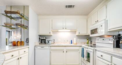 Spectacular slope-view condo with balcony, fireplace, pool & hot tub access