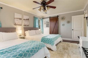 3 habitaciones, escritorio, tabla de planchar con plancha y wifi 