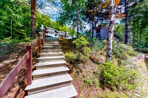 المنطقة المحيطة بالمنشأة