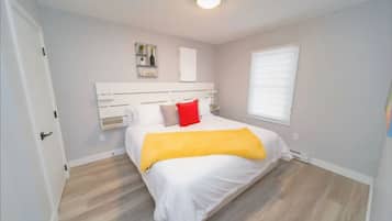 4 bedrooms, desk, iron/ironing board, WiFi