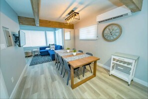 Dining - Perfect Canadian Multi-Family or Group Getaway!!! (Niagara Falls)
