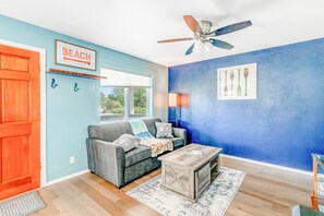 TV, printers - Contemporary dog-friendly home with backyard, patio, washer/dryer, pellet stove (Westport)