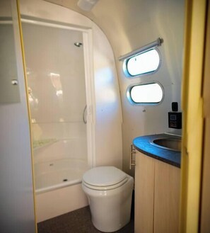 Shower - Airstream One (Cañon City)