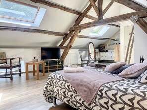 2 bedrooms, iron/ironing board, free WiFi, bed sheets - Cosy house in the heart of nature, 2 steps from the wine route (Sully)