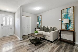 Télévision, table de tennis de table