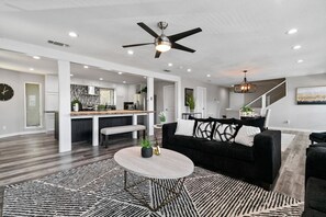 TV, tavolo da ping pong