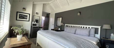 1 chambre, fer et planche à repasser, Wi-Fi, draps fournis