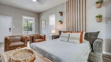 2 slaapkamers, een bureau, een strijkplank/strijkijzer, wifi