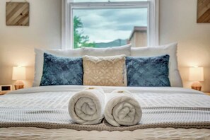 2 habitaciones, escritorio, tabla de planchar con plancha y wifi 