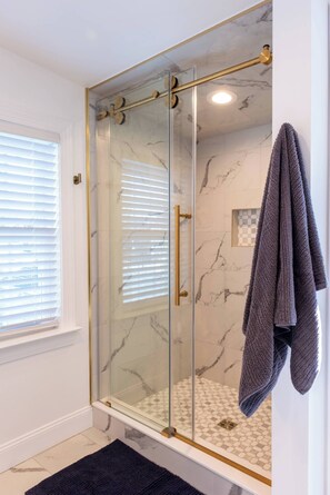 Doccia, asciugacapelli, asciugamani