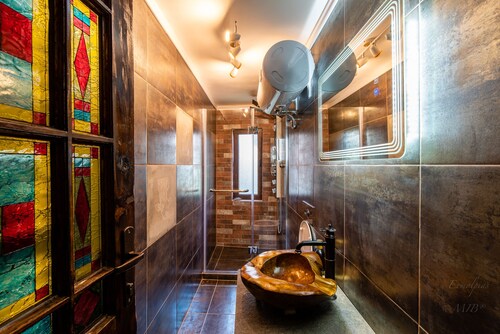 TOP Center Art guest apartment EVMOLPIAS near Roman stadium