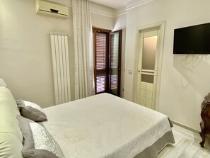 2 chambres, fer et planche à repasser, lit parapluie, Wi-Fi gratuit