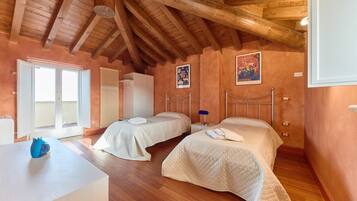 4 Schlafzimmer, Bügeleisen/Bügelbrett, kostenloses WLAN, Bettwäsche