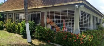 Beach house 5 minutes walk from the sea.