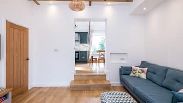 Smart-TV, DVD-Player, Bücher, Videothek