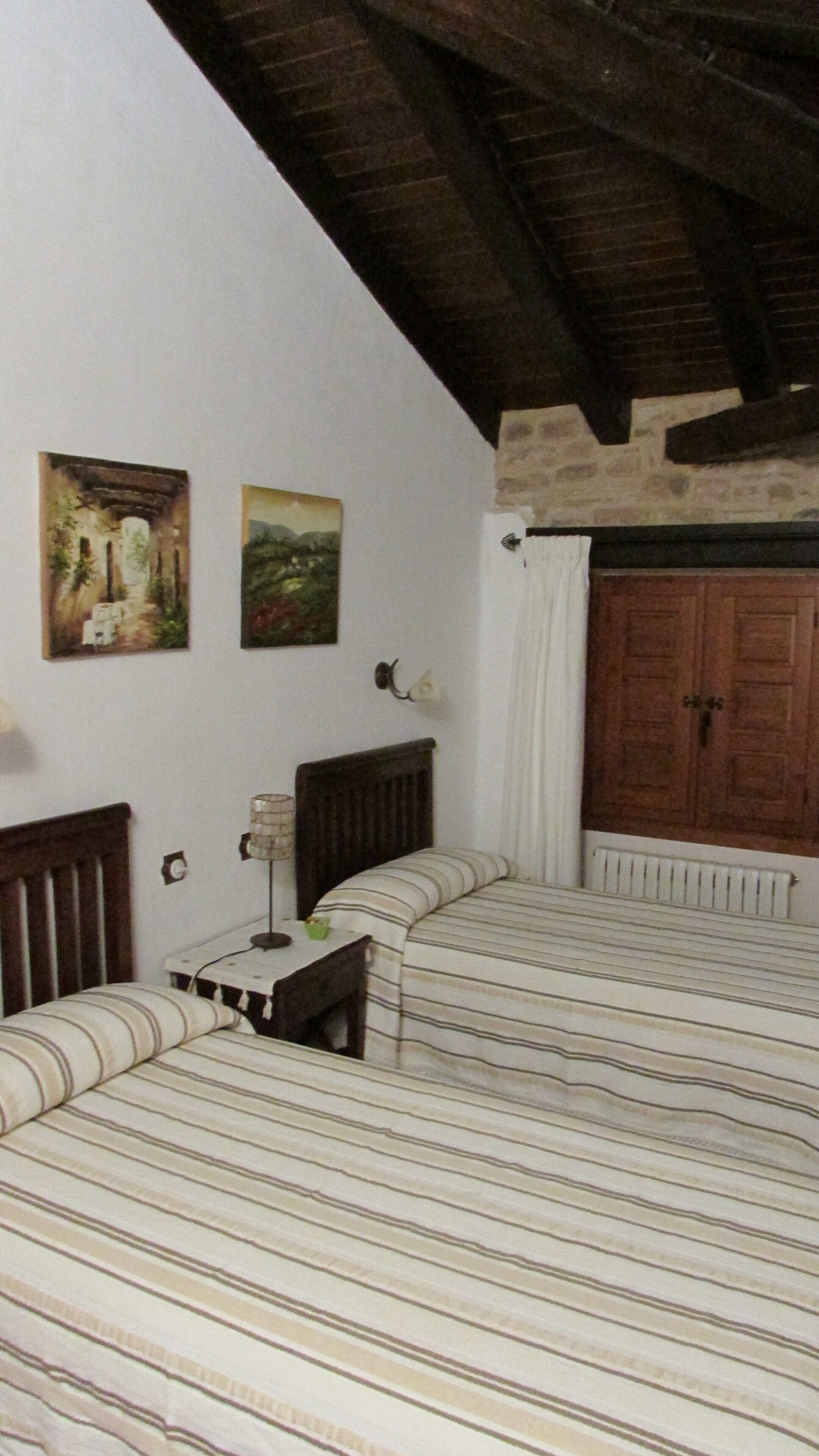 6 Schlafzimmer, Bügeleisen/Bügelbrett, kostenloses WLAN, Bettwäsche