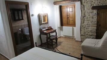 6 dormitoris, planxa i posts de planxar, wifi gratuïta i roba de llit