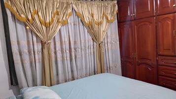 3 bedrooms, iron/ironing board, WiFi