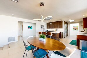 Dining - Mountain-View Haven with Pool, Peloton - Available for Coachella & Stagecoach (Palm Desert)