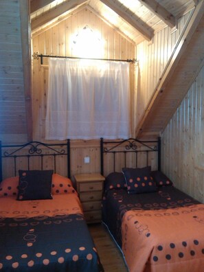 2 Schlafzimmer, Bügeleisen/Bügelbrett, Bettwäsche