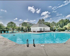 Piscine extérieure