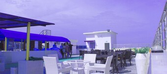 Time Oak Hotel and Suites Royale