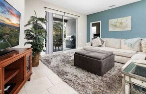 Smart TV, videojuegos, reproductor de DVD y tenis de mesa 