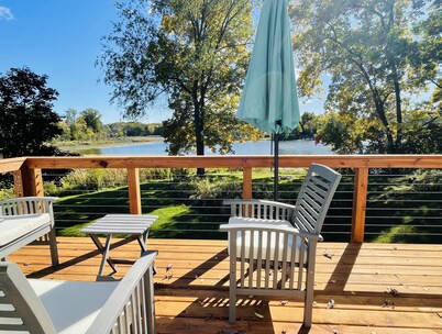 Cozy Lakefront Retreat w/ Hot Tub, Pet Friendly, Sleeps 10