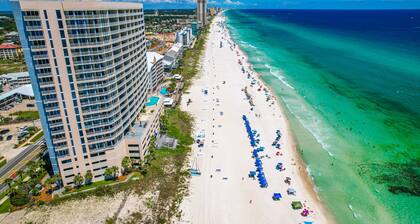 Private 3BR/3BA house in West PCB. 5 minute walk to the beach!