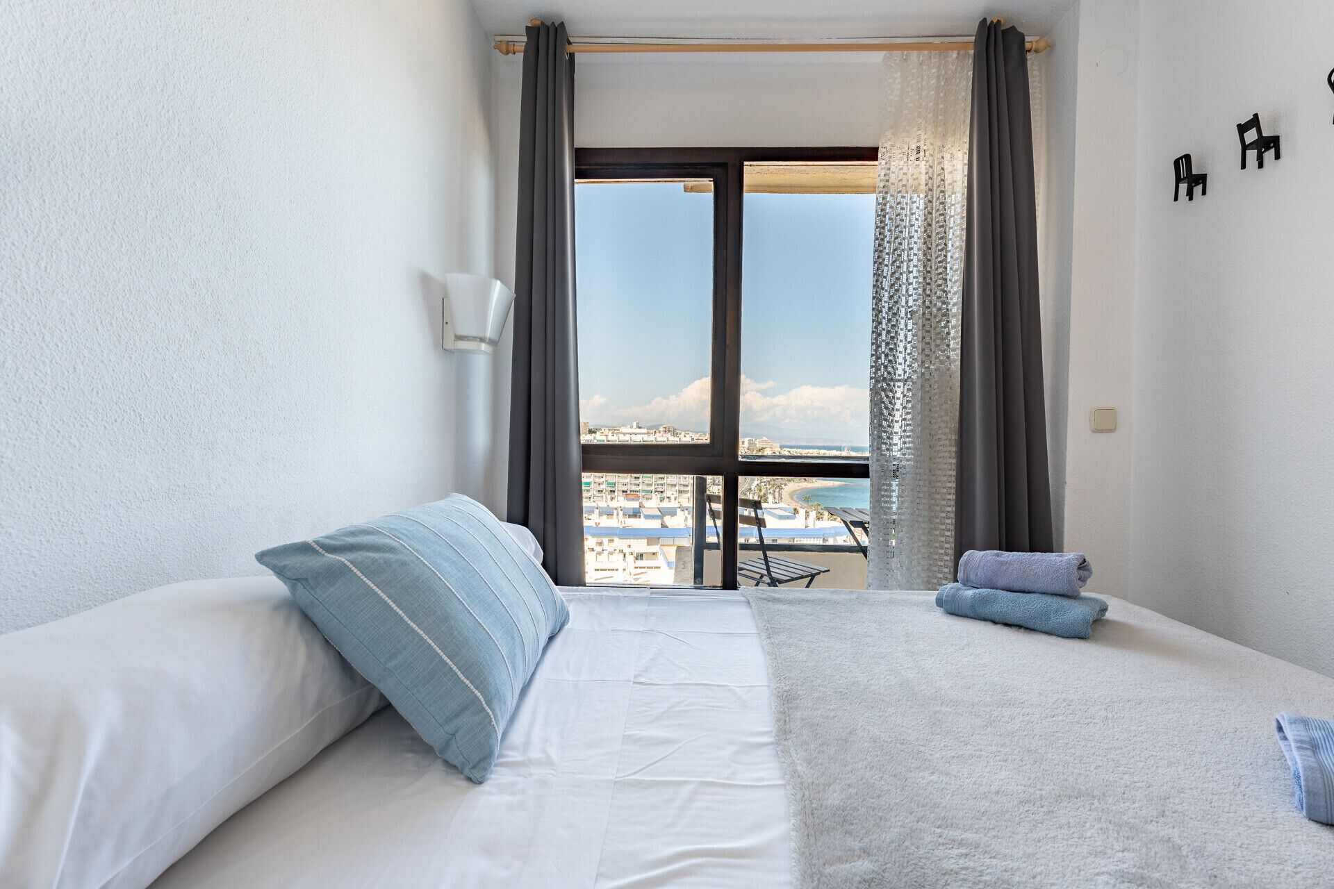 Iron/ironing board, free WiFi, bed sheets