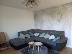 TV, books - Quiet house 10 minutes from the 24-hour circuit (Le Mans)