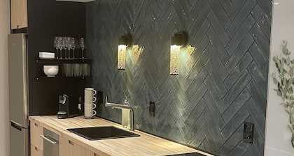 Downtown Mystic - Newly Renovated Apartment