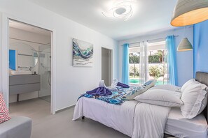 3 bedrooms, iron/ironing board, travel crib, free WiFi