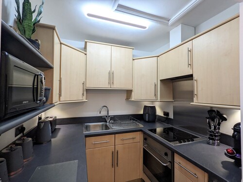 Stunning, Spacious Cottage close to Deal Beach !