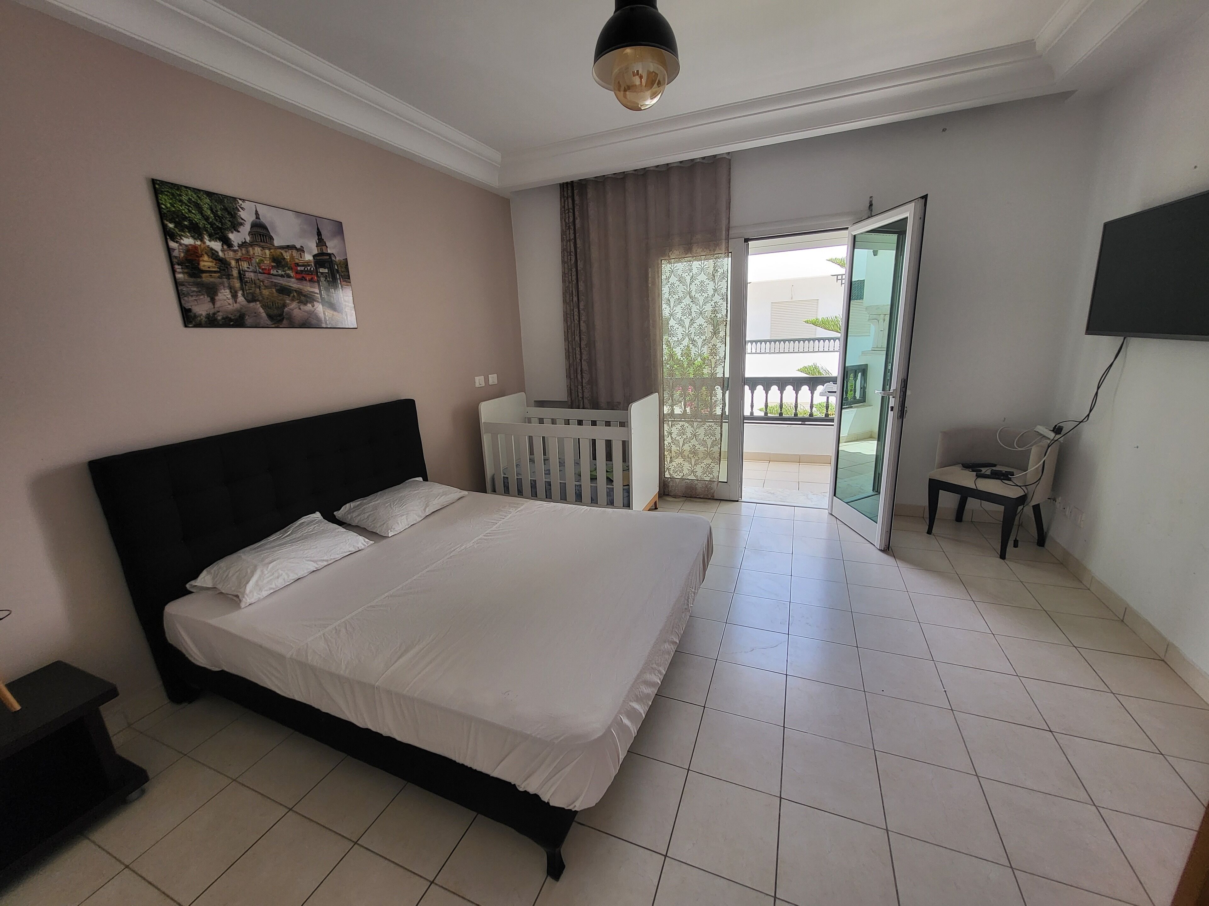 3 chambres, fer et planche à repasser, lit parapluie, Wi-Fi gratuit