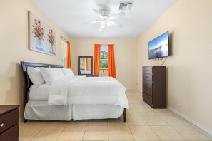 4 bedrooms, iron/ironing board, free WiFi, bed sheets - Beautiful spacious 4 bedrooms and 2 baths house in Palm Bay. (Palm Bay)