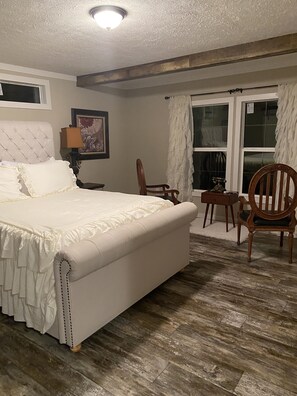 3 bedrooms, iron/ironing board, WiFi, bed sheets