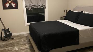 3 habitaciones, tabla de planchar con plancha, wifi y ropa de cama
